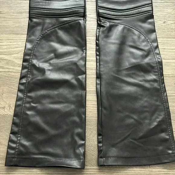 ✨🆕Zara🆕✨ | Black faux  leather zippered moto lined pants with padded knees - Picture 7 of 16